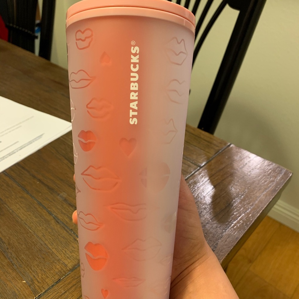 Starbucks lips frosted cup